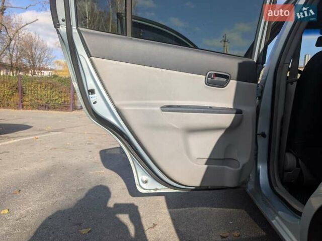 Серый Хендай Акцент, объемом двигателя 1.4 л и пробегом 118 тыс. км за 5000 $, фото 2 на Automoto.ua