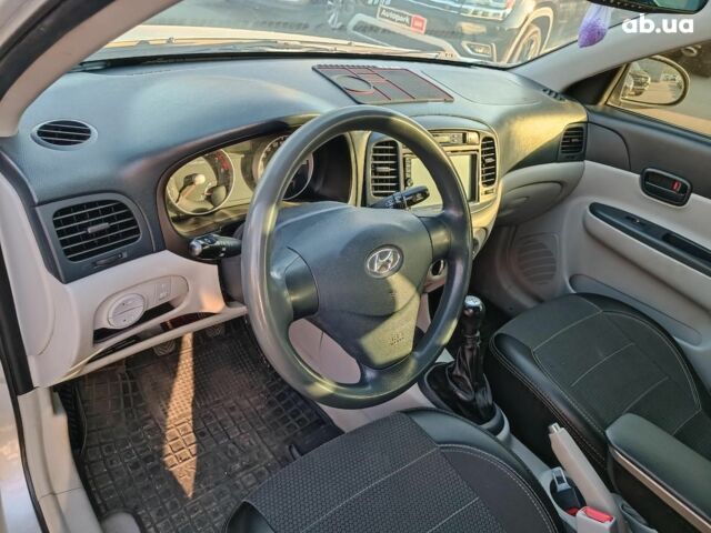 Серый Хендай Акцент, объемом двигателя 1.4 л и пробегом 158 тыс. км за 5890 $, фото 18 на Automoto.ua