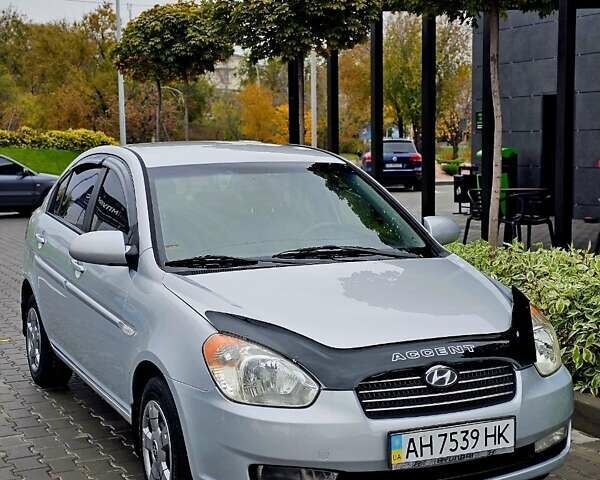 Хендай Акцент 2007 у Дніпро (Дніпропетровську) на Automoto.ua Сірий Хендай Акцент, об'ємом двигуна 1.4 л та пробігом 159 тис. км за 4850 $, фото 1 на Automoto.ua
