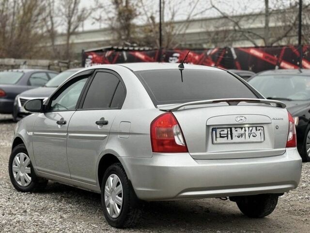 Серый Хендай Акцент, объемом двигателя 1.4 л и пробегом 149 тыс. км за 3650 $, фото 5 на Automoto.ua