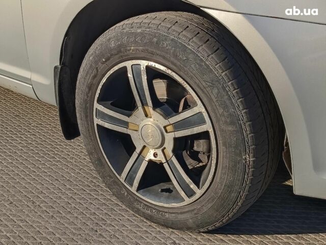 Серый Хендай Акцент, объемом двигателя 1.4 л и пробегом 158 тыс. км за 5890 $, фото 5 на Automoto.ua