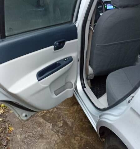 Серый Хендай Акцент, объемом двигателя 1.4 л и пробегом 228 тыс. км за 4400 $, фото 18 на Automoto.ua