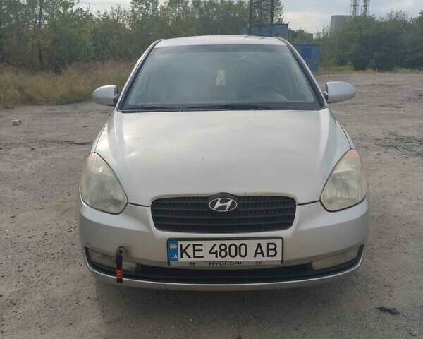 Хендай Акцент 2007 в Днепре (Днепропетровске) на Automoto.ua Серый Хендай Акцент, объемом двигателя 1.4 л и пробегом 250 тыс. км за 4300 $, фото 1 на Automoto.ua