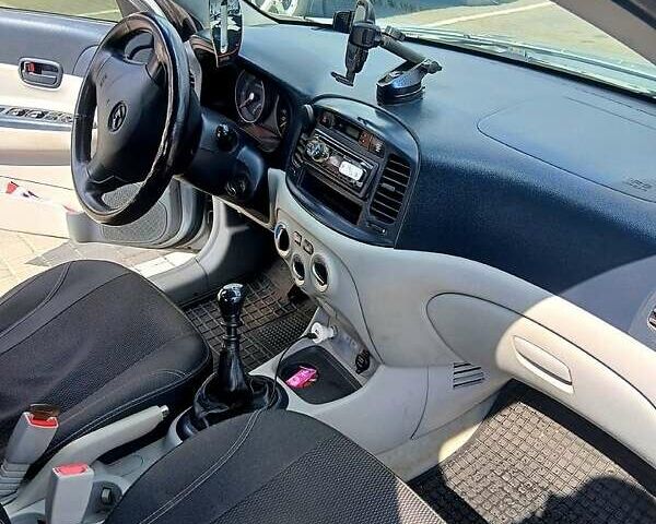 Хендай Акцент 2007 в Одессе на Automoto.ua Серый Хендай Акцент, объемом двигателя 1.5 л и пробегом 245 тыс. км за 4000 $, фото 9 на Automoto.ua
