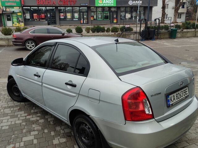 Серый Хендай Акцент, объемом двигателя 1.4 л и пробегом 234 тыс. км за 5000 $, фото 4 на Automoto.ua