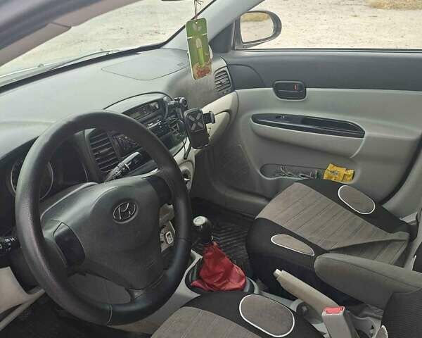 Хендай Акцент 2007 в Днепре (Днепропетровске) на Automoto.ua Серый Хендай Акцент, объемом двигателя 1.4 л и пробегом 250 тыс. км за 4300 $, фото 4 на Automoto.ua