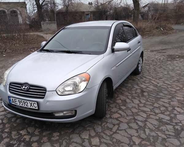 Серый Хендай Акцент, объемом двигателя 1.4 л и пробегом 235 тыс. км за 5600 $, фото 13 на Automoto.ua