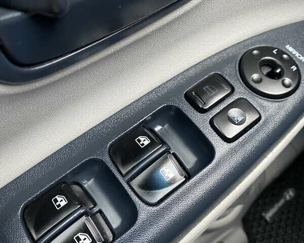 Хендай Акцент 2007 в Одессе на Automoto.ua Серый Хендай Акцент, объемом двигателя 1.4 л и пробегом 220 тыс. км за 5100 $, фото 26 на Automoto.ua