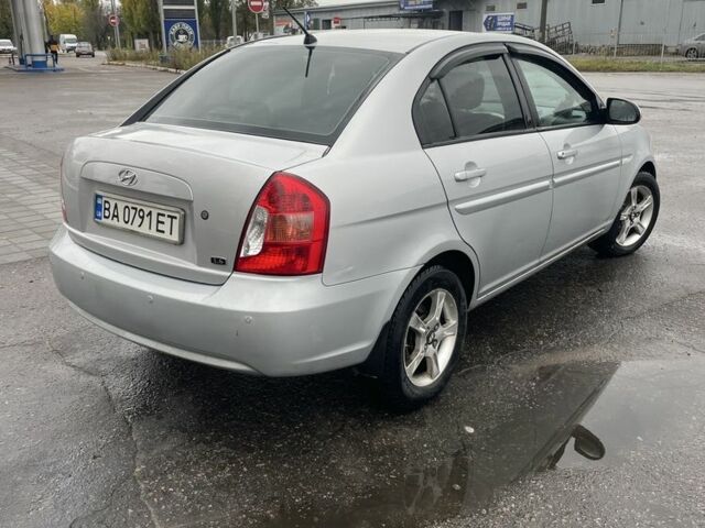 Хендай Акцент 2007 в Кременчуге на Automoto.ua Серый Хендай Акцент, объемом двигателя 1.6 л и пробегом 400 тыс. км за 3600 $, фото 3 на Automoto.ua