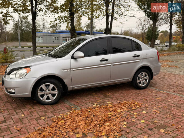 Серый Хендай Акцент, объемом двигателя 1.4 л и пробегом 182 тыс. км за 4300 $, фото 11 на Automoto.ua