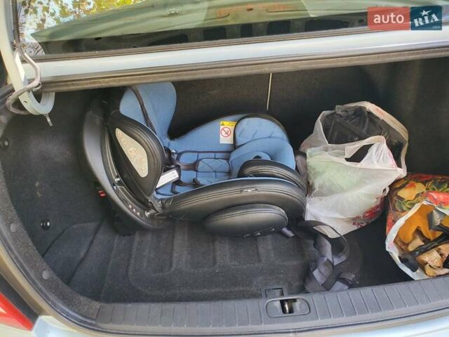 Серый Хендай Акцент, объемом двигателя 1.4 л и пробегом 138 тыс. км за 4900 $, фото 4 на Automoto.ua