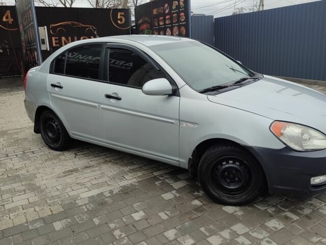 Серый Хендай Акцент, объемом двигателя 1.4 л и пробегом 234 тыс. км за 5000 $, фото 2 на Automoto.ua