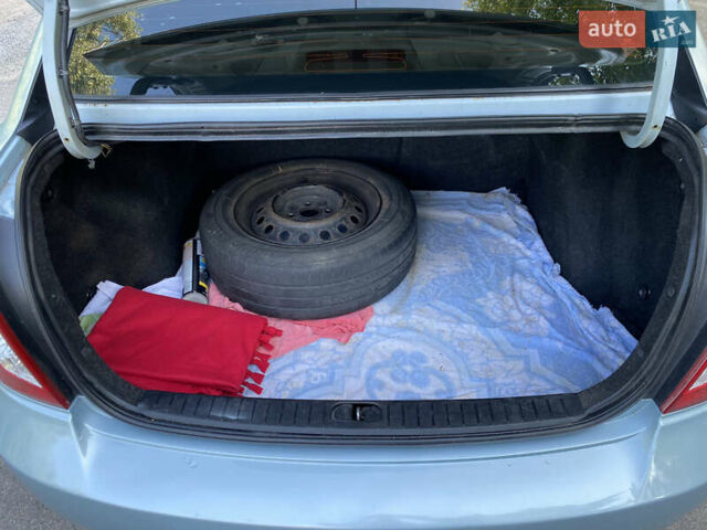 Серый Хендай Акцент, объемом двигателя 1.4 л и пробегом 220 тыс. км за 4000 $, фото 12 на Automoto.ua