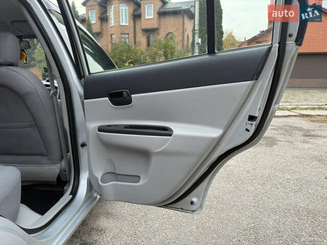 Сірий Хендай Акцент, об'ємом двигуна 1.6 л та пробігом 177 тис. км за 5900 $, фото 14 на Automoto.ua