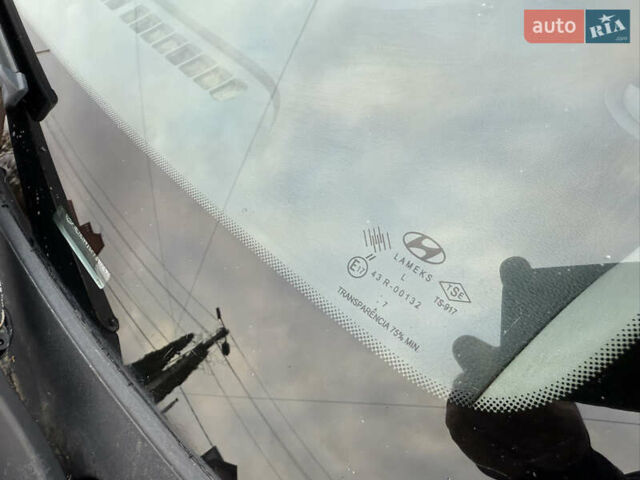 Сірий Хендай Акцент, об'ємом двигуна 1.6 л та пробігом 177 тис. км за 5900 $, фото 8 на Automoto.ua