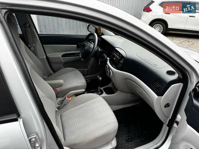 Серый Хендай Акцент, объемом двигателя 1.4 л и пробегом 145 тыс. км за 5500 $, фото 11 на Automoto.ua