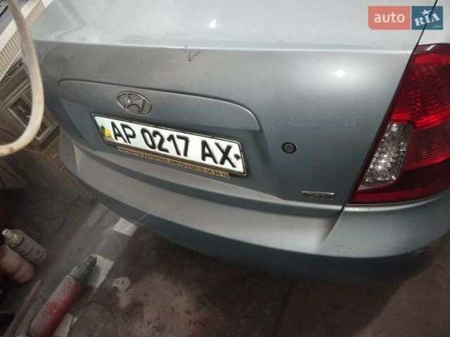Серый Хендай Акцент, объемом двигателя 1.5 л и пробегом 180 тыс. км за 2500 $, фото 1 на Automoto.ua