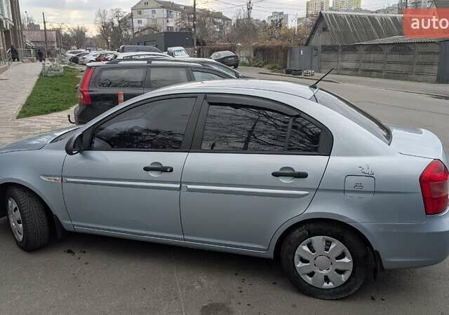 Сірий Хендай Акцент, об'ємом двигуна 1.4 л та пробігом 245 тис. км за 4300 $, фото 1 на Automoto.ua