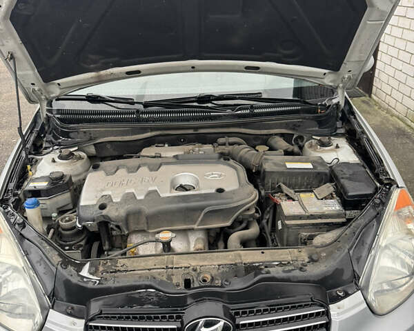 Серый Хендай Акцент, объемом двигателя 1.4 л и пробегом 165 тыс. км за 4900 $, фото 7 на Automoto.ua