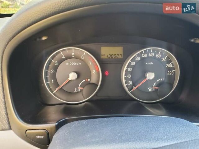 Серый Хендай Акцент, объемом двигателя 1.4 л и пробегом 138 тыс. км за 4900 $, фото 3 на Automoto.ua