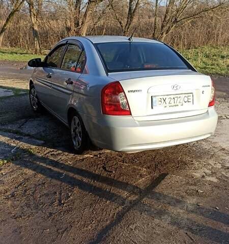 Серый Хендай Акцент, объемом двигателя 1.4 л и пробегом 228 тыс. км за 4400 $, фото 5 на Automoto.ua