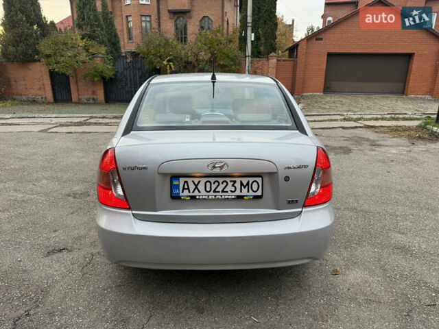 Сірий Хендай Акцент, об'ємом двигуна 1.6 л та пробігом 177 тис. км за 5900 $, фото 4 на Automoto.ua