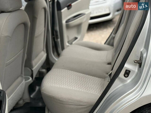 Серый Хендай Акцент, объемом двигателя 1.4 л и пробегом 149 тыс. км за 3650 $, фото 11 на Automoto.ua