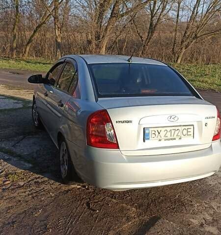 Серый Хендай Акцент, объемом двигателя 1.4 л и пробегом 228 тыс. км за 4400 $, фото 2 на Automoto.ua