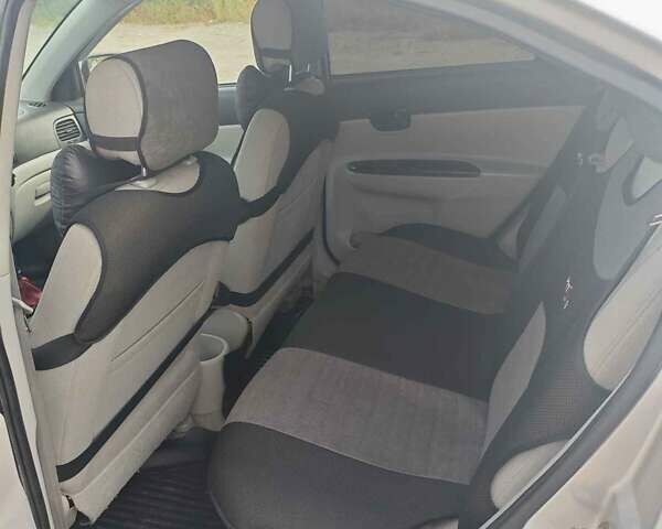 Хендай Акцент 2007 в Днепре (Днепропетровске) на Automoto.ua Серый Хендай Акцент, объемом двигателя 1.4 л и пробегом 250 тыс. км за 4300 $, фото 5 на Automoto.ua