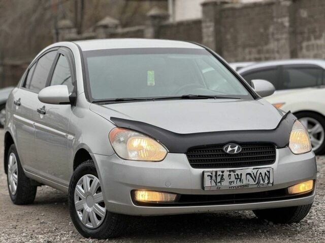 Серый Хендай Акцент, объемом двигателя 1.4 л и пробегом 149 тыс. км за 3650 $, фото 4 на Automoto.ua