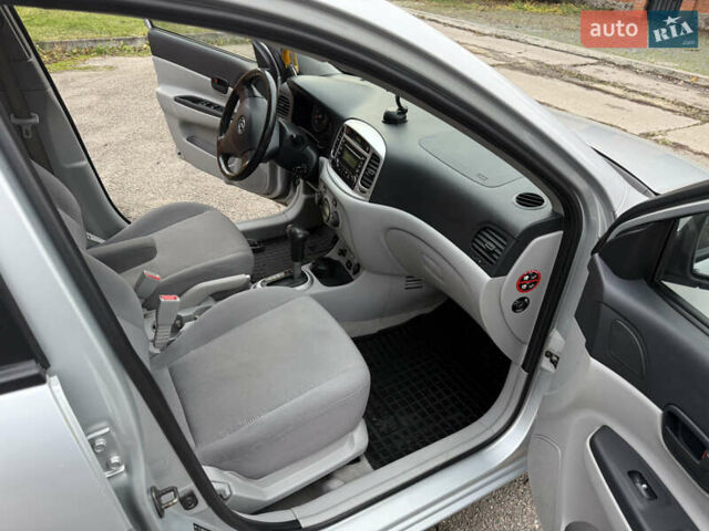 Сірий Хендай Акцент, об'ємом двигуна 1.6 л та пробігом 177 тис. км за 5900 $, фото 15 на Automoto.ua