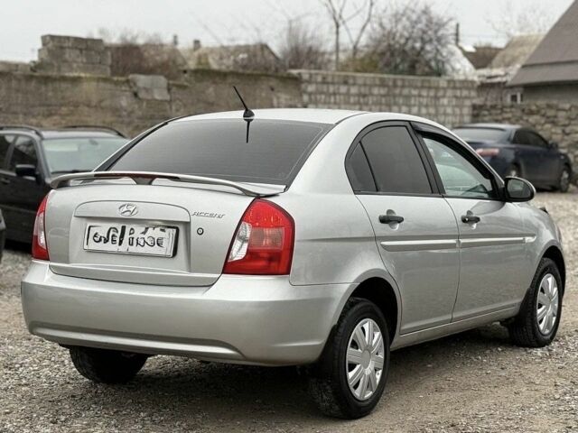 Серый Хендай Акцент, объемом двигателя 1.4 л и пробегом 149 тыс. км за 3650 $, фото 6 на Automoto.ua