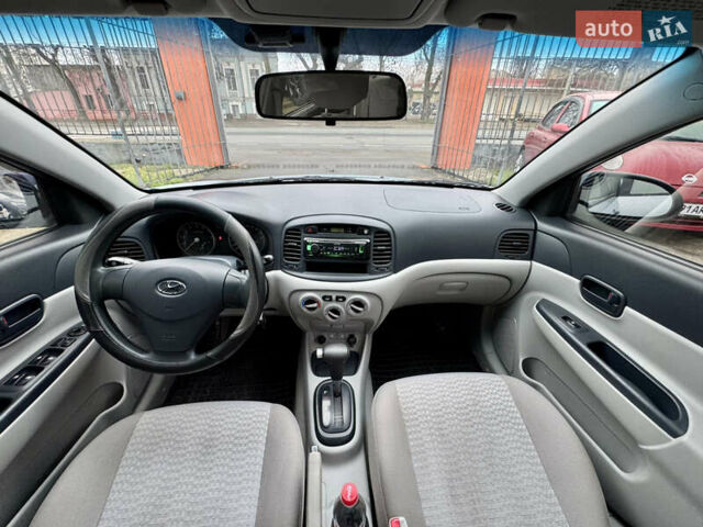 Серый Хендай Акцент, объемом двигателя 1.4 л и пробегом 138 тыс. км за 5550 $, фото 8 на Automoto.ua
