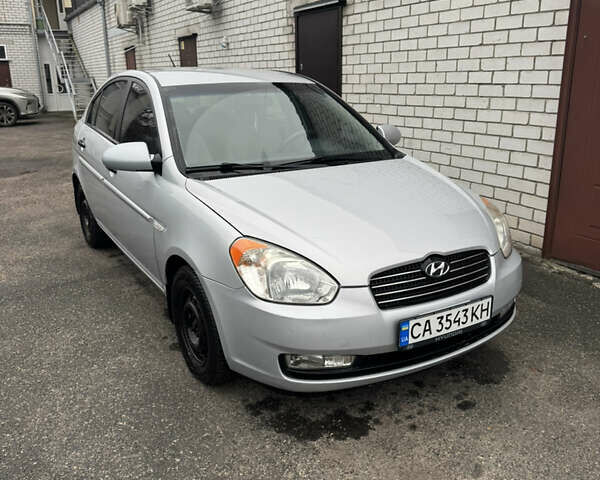 Серый Хендай Акцент, объемом двигателя 1.4 л и пробегом 165 тыс. км за 4900 $, фото 1 на Automoto.ua
