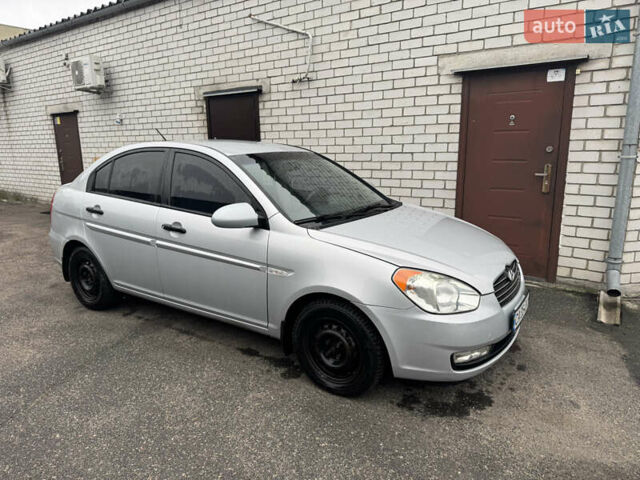 Серый Хендай Акцент, объемом двигателя 1.4 л и пробегом 165 тыс. км за 4900 $, фото 5 на Automoto.ua