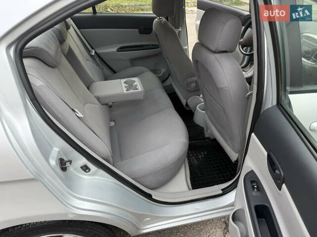 Сірий Хендай Акцент, об'ємом двигуна 1.6 л та пробігом 177 тис. км за 5900 $, фото 13 на Automoto.ua