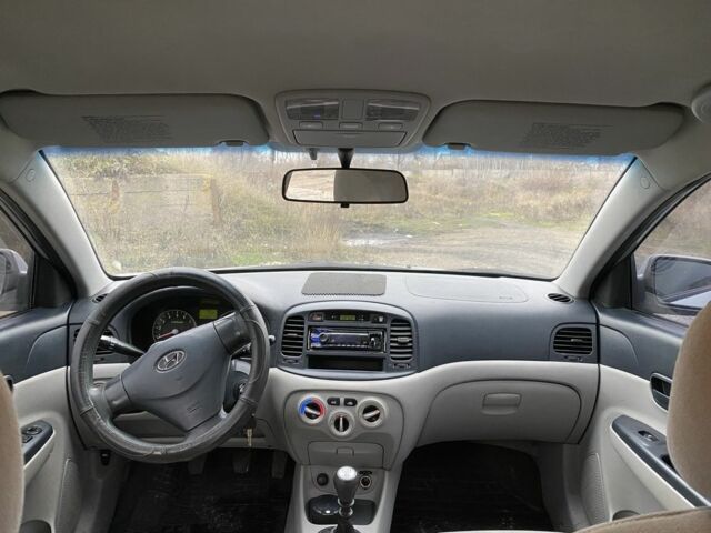 Серый Хендай Акцент, объемом двигателя 1.4 л и пробегом 260 тыс. км за 3550 $, фото 6 на Automoto.ua