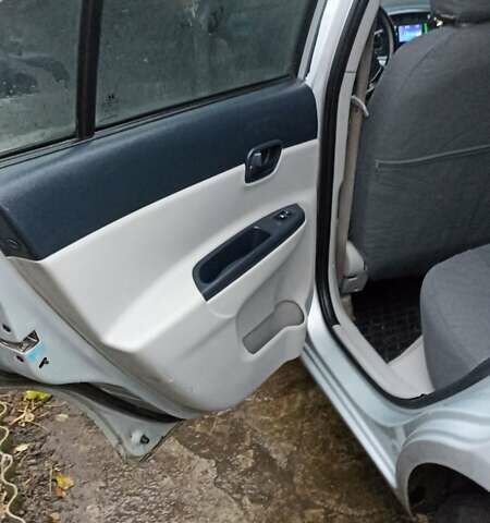 Серый Хендай Акцент, объемом двигателя 1.4 л и пробегом 228 тыс. км за 4400 $, фото 19 на Automoto.ua