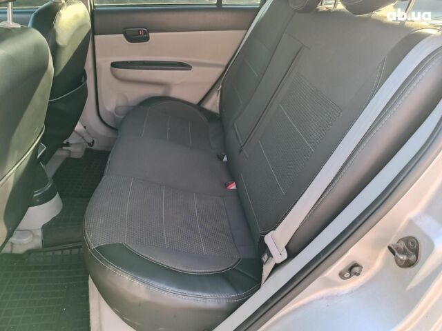 Серый Хендай Акцент, объемом двигателя 1.4 л и пробегом 158 тыс. км за 5890 $, фото 11 на Automoto.ua