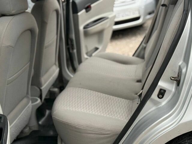 Серый Хендай Акцент, объемом двигателя 1.4 л и пробегом 149 тыс. км за 3650 $, фото 10 на Automoto.ua