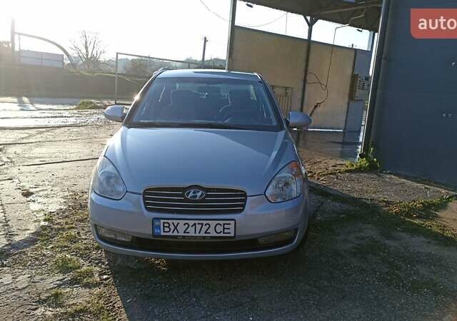 Серый Хендай Акцент, объемом двигателя 1.4 л и пробегом 228 тыс. км за 4400 $, фото 4 на Automoto.ua