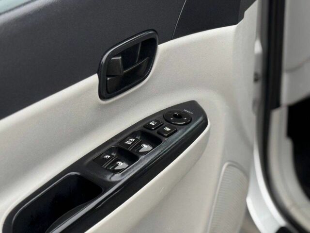 Серый Хендай Акцент, объемом двигателя 1.4 л и пробегом 149 тыс. км за 3650 $, фото 9 на Automoto.ua