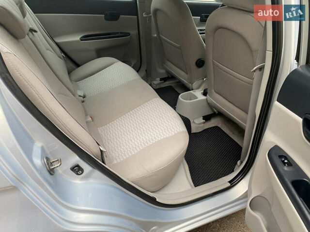 Хендай Акцент 2007 в Одессе на Automoto.ua Серый Хендай Акцент, объемом двигателя 1.4 л и пробегом 220 тыс. км за 5100 $, фото 15 на Automoto.ua