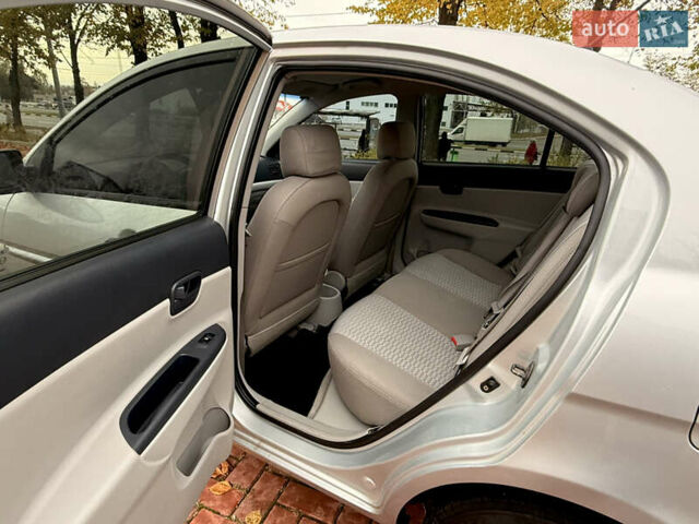 Серый Хендай Акцент, объемом двигателя 1.4 л и пробегом 182 тыс. км за 4300 $, фото 23 на Automoto.ua