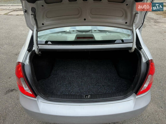 Сірий Хендай Акцент, об'ємом двигуна 1.6 л та пробігом 177 тис. км за 5900 $, фото 17 на Automoto.ua