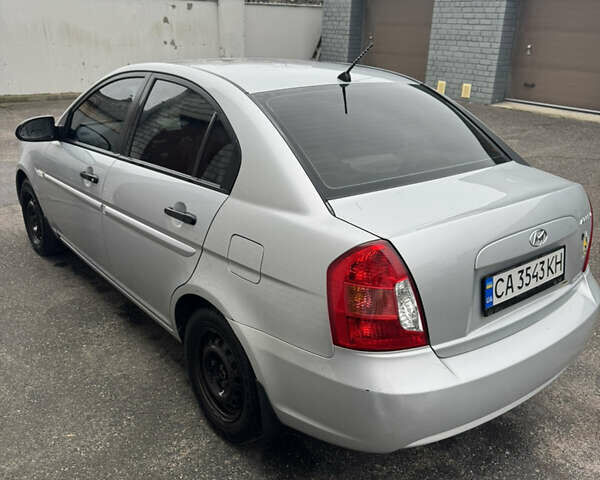 Серый Хендай Акцент, объемом двигателя 1.4 л и пробегом 165 тыс. км за 4900 $, фото 2 на Automoto.ua
