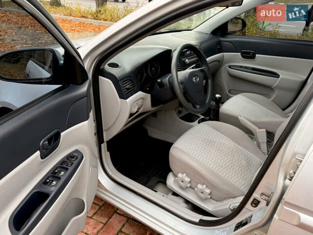 Серый Хендай Акцент, объемом двигателя 1.4 л и пробегом 182 тыс. км за 4300 $, фото 21 на Automoto.ua