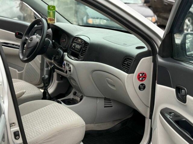 Серый Хендай Акцент, объемом двигателя 1.4 л и пробегом 149 тыс. км за 3650 $, фото 8 на Automoto.ua