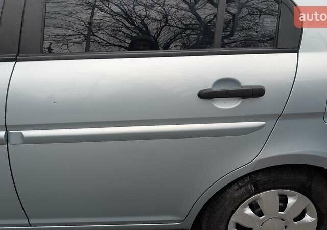 Сірий Хендай Акцент, об'ємом двигуна 1.4 л та пробігом 245 тис. км за 4300 $, фото 3 на Automoto.ua