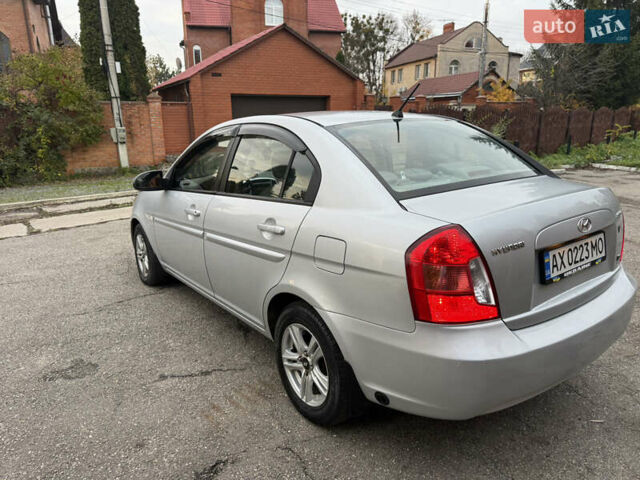 Сірий Хендай Акцент, об'ємом двигуна 1.6 л та пробігом 177 тис. км за 5900 $, фото 3 на Automoto.ua